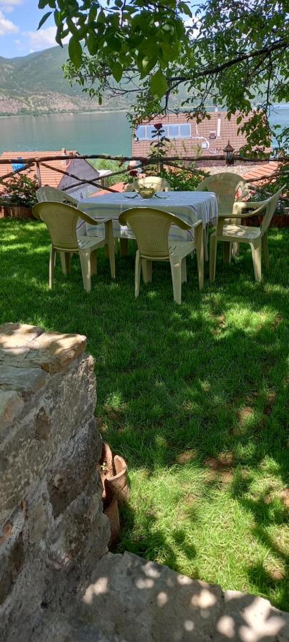 Roleo Guest House Lini Kültér fotó