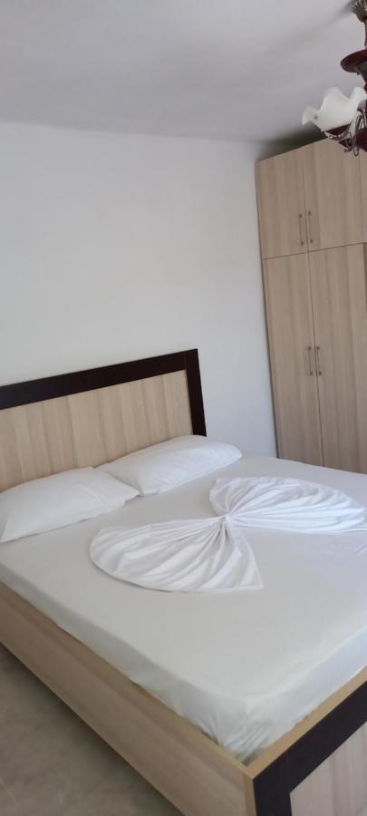 Roleo Guest House Lini Kültér fotó