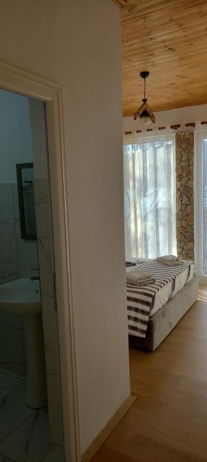Roleo Guest House Lini Kültér fotó