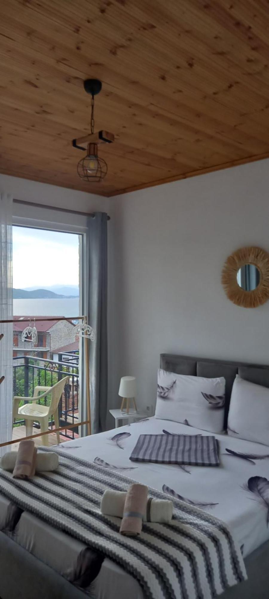 Roleo Guest House Lini Kültér fotó