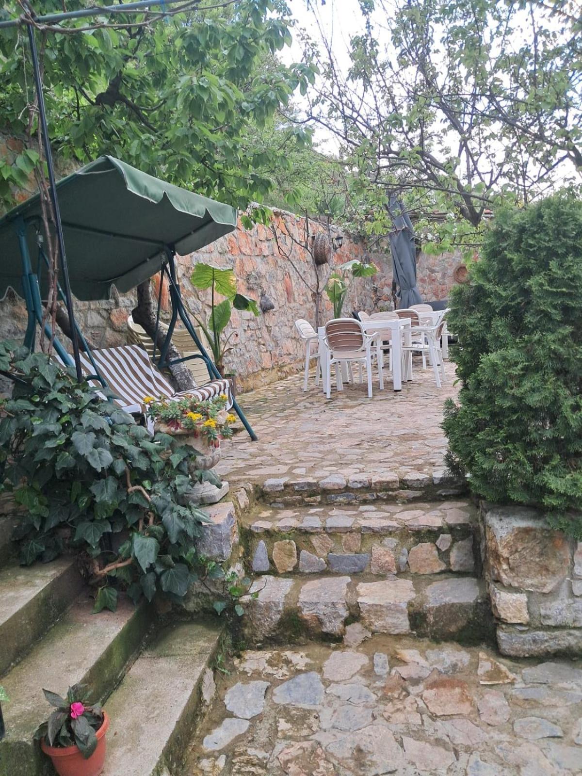 Roleo Guest House Lini Kültér fotó