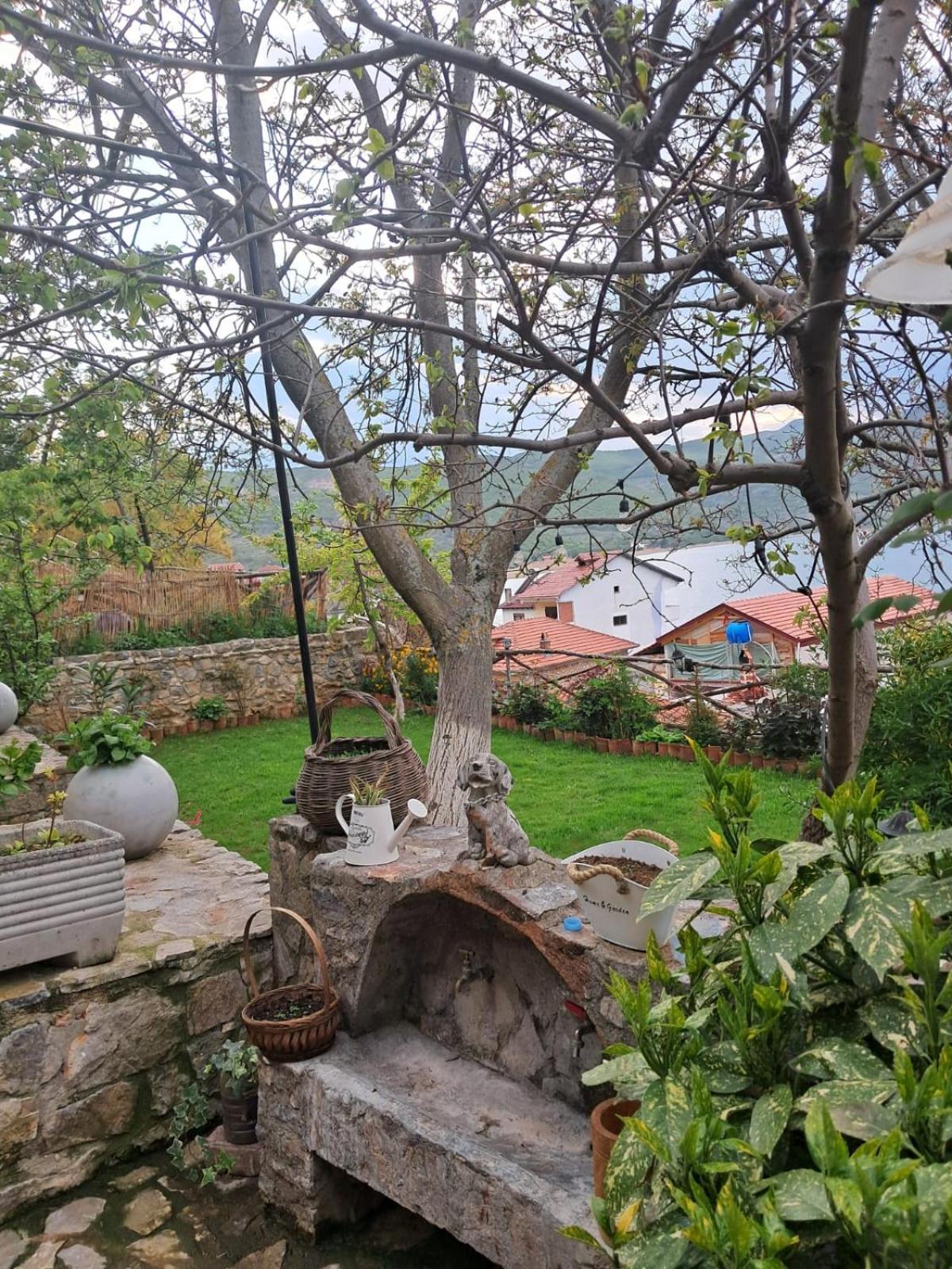 Roleo Guest House Lini Kültér fotó