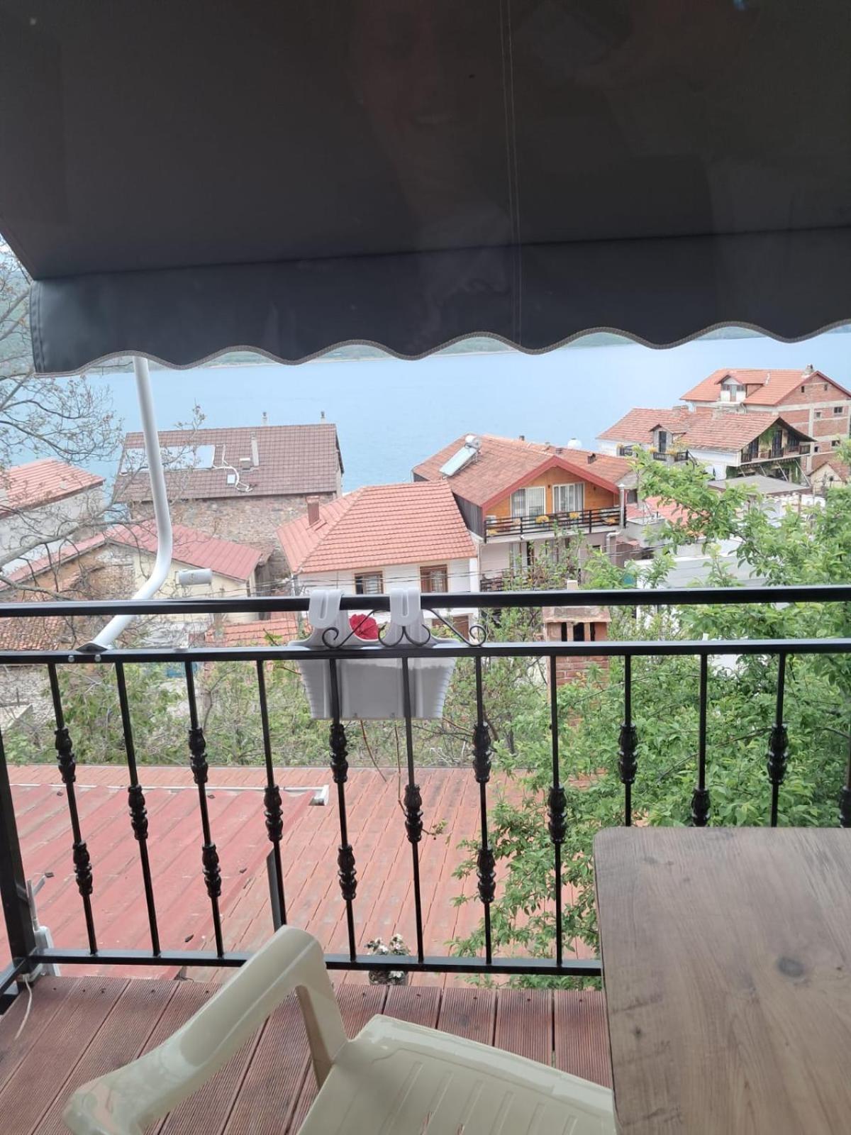 Roleo Guest House Lini Kültér fotó