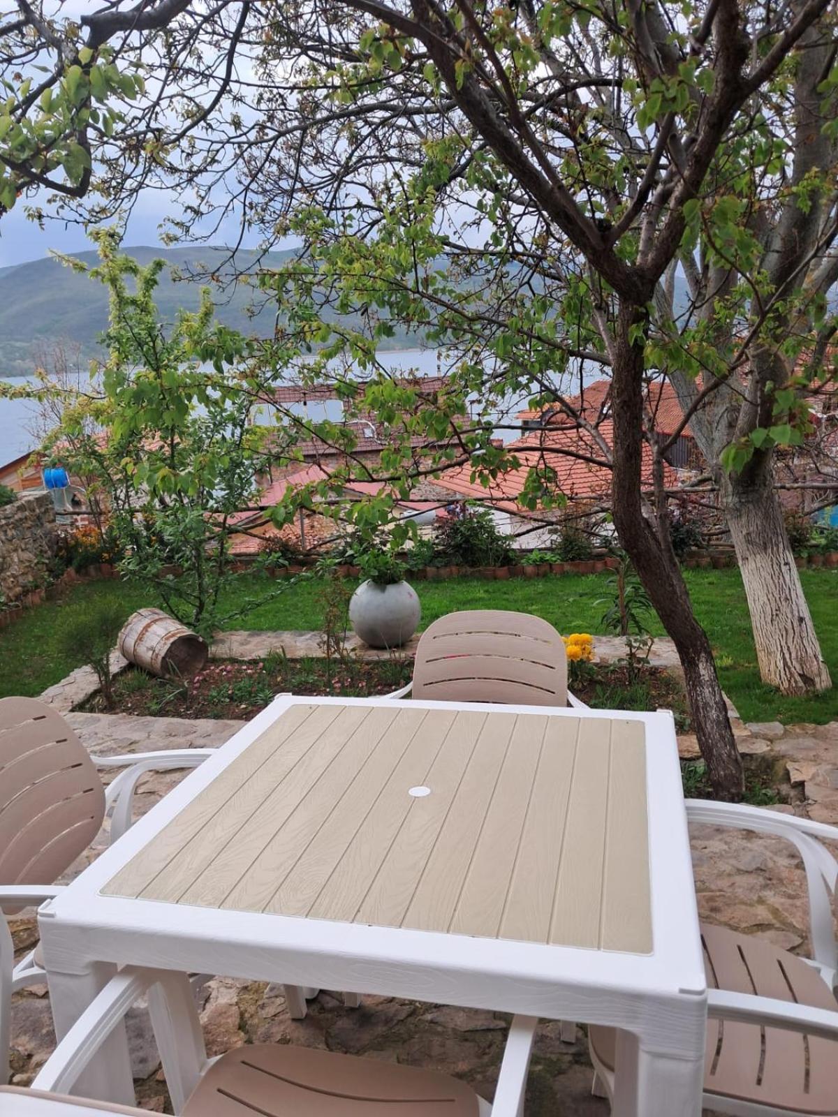 Roleo Guest House Lini Kültér fotó